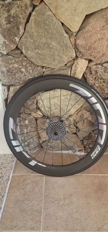 Brugt Zipp 404 Firecrest Disc 2023 bike — billede 3 af 8