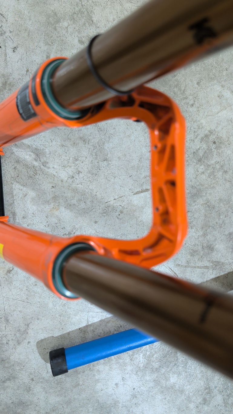 Fox 36 Float Grip2 Factory 2021 bike usato — immagine 5 di 6