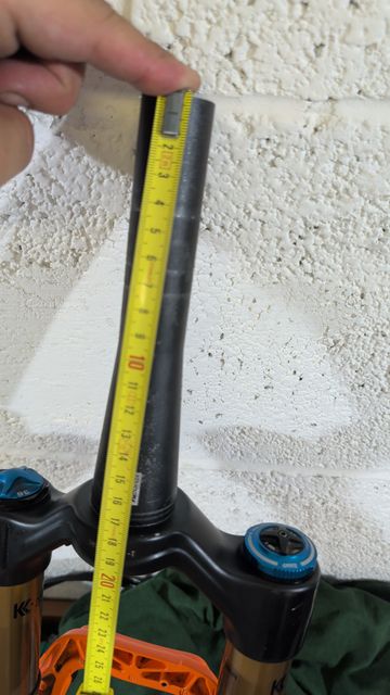 Used Fox 36 Float Grip2 Factory 2021 bike — image 6 of 6