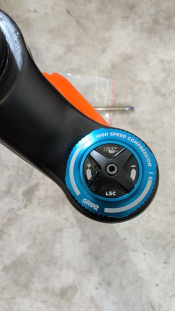 Fox 36 Float Grip2 Factory 2021 bike usato — immagine 3 di 6