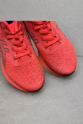 Used Asics NOVABLAST 4 bike — image 4 of 9