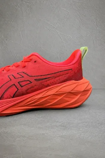 Used Asics NOVABLAST 4 bike — image 8 of 9