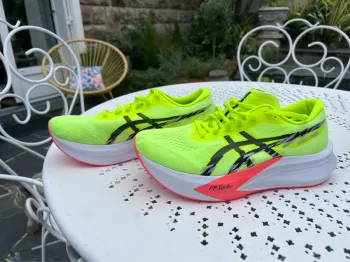 Asics Magic Speed 4 Running Shoes d'occasion