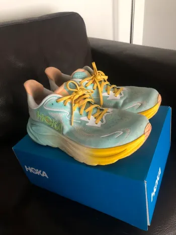Hoka Clifton 10 Running Shoes de segunda mano
