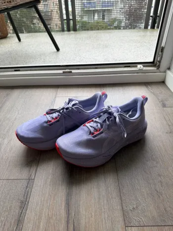 Brugt Asics Novablast 5 Tokyo bike — billede 2 af 7