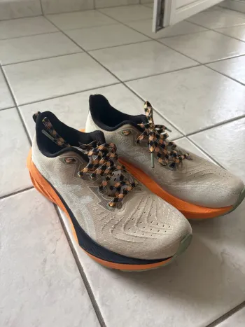 Brugt Asics Novablast 4 TR Running Shoes