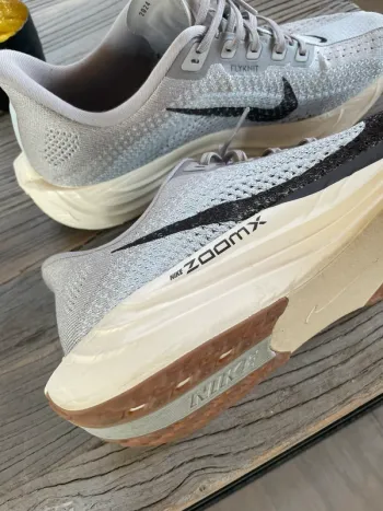 Nike ZoomX bike d'occasion — image 3 sur 4