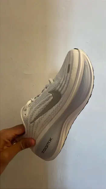 Käytetty Nike Vomero Plus Running Shoes