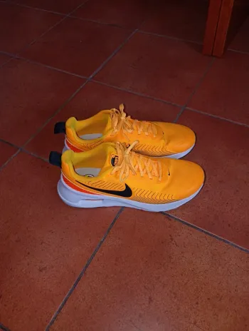Used Nike Air Max Nuaxis Running Shoes