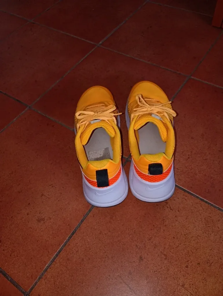 Used Nike Air Max Nuaxis bike — image 3 of 7
