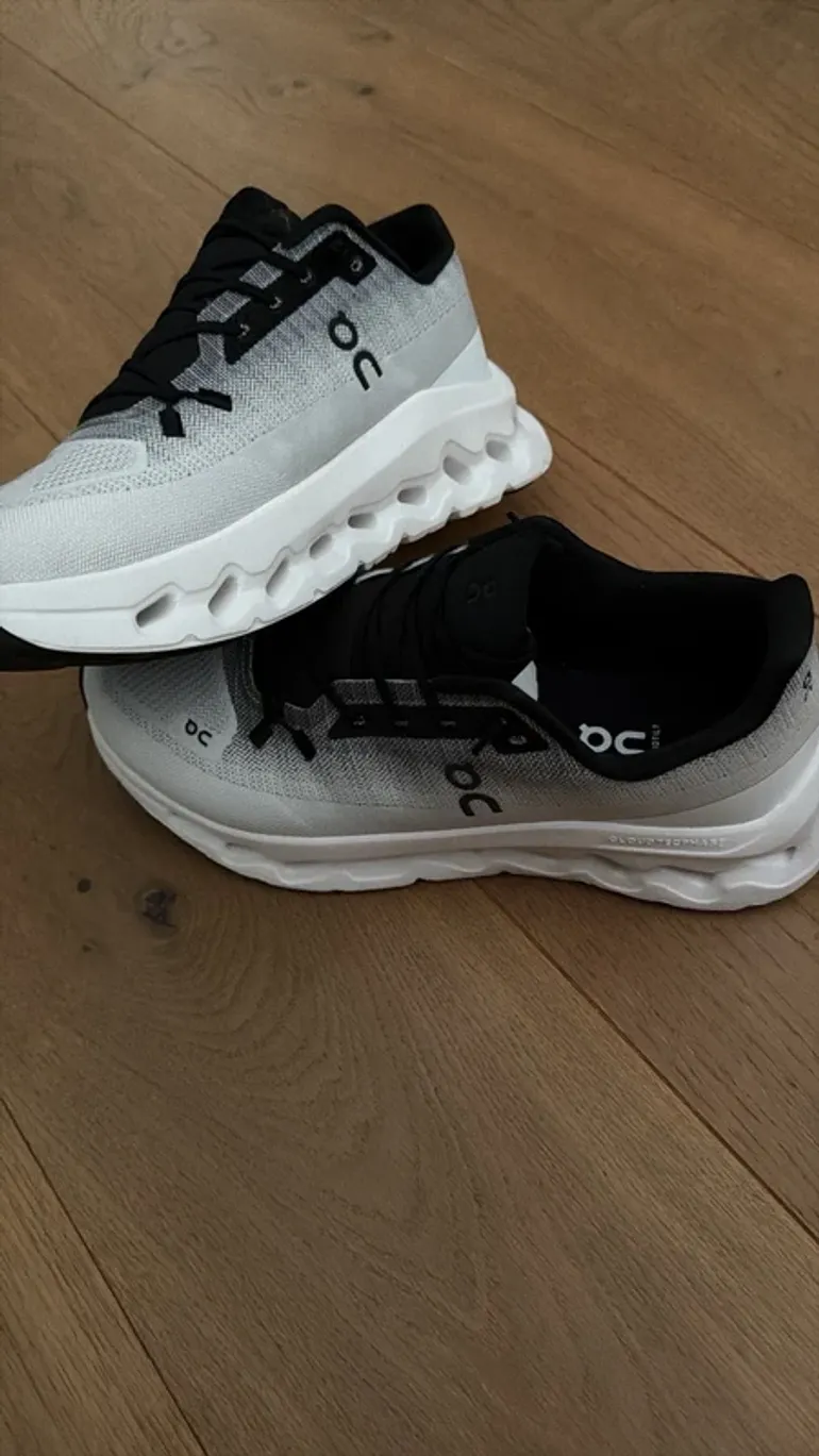 Tweedehands On Running Cloud bike — afbeelding 2 van 4