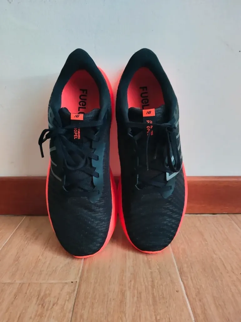 Used New Balance FuelCell Propel v4 bike — image 3 of 8