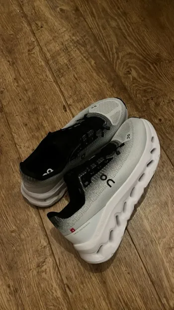 On Running Cloud Running Shoes d'occasion