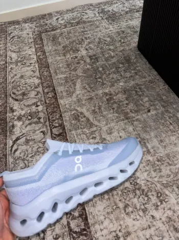 Tweedehands On Running Shoes bike — afbeelding 3 van 5
