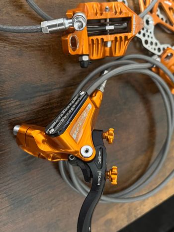 Used Hope Tech 3 V4 Bremsenset Brakes