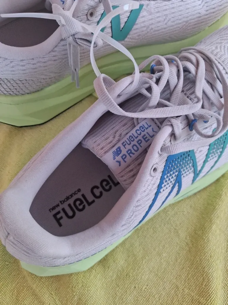 Used New Balance Running Shoes bike — image 2 of 7