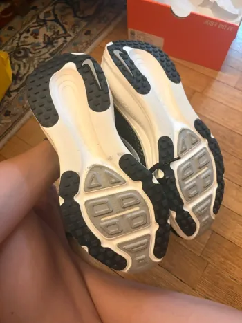 Used Nike Vomero 18 bike — image 9 of 10