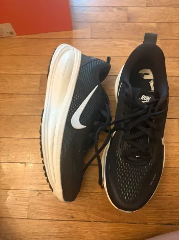 Used Nike Vomero 18 bike — image 5 of 10