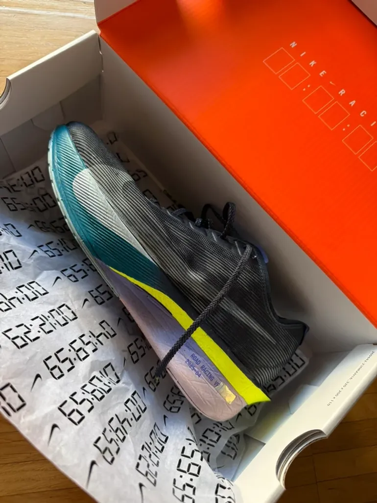 Used Nike ZoomX Vaporfly 4 Next% bike — image 4 of 5