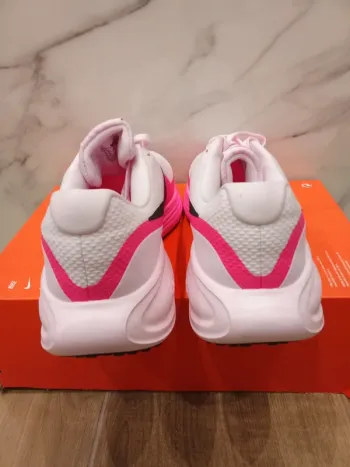Nike Revolution 8 bike d'occasion — image 4 sur 10