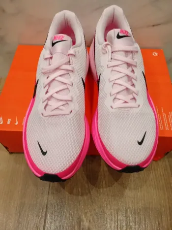 Nike Revolution 8 bike d'occasion — image 7 sur 10