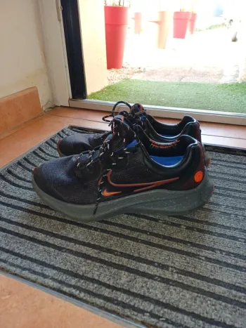Używany Nike Zoom Winflo 8 Shield Running Shoes