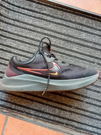 Used Nike Zoom Winflo 8 Shield bike — image 4 of 7