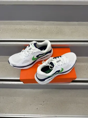 Used Nike Structure Plus Running Shoes