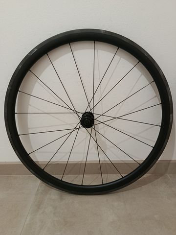 Tweedehands URSUS Road Carbon Wheels 2025 bike — afbeelding 2 van 7