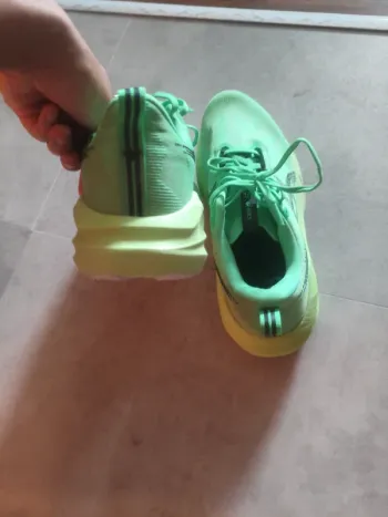 Asics Novablast bike d'occasion — image 3 sur 5