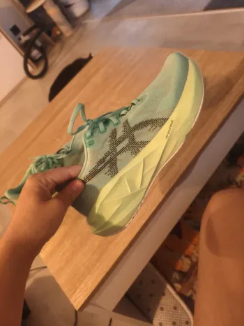 Asics Novablast Running Shoes d'occasion