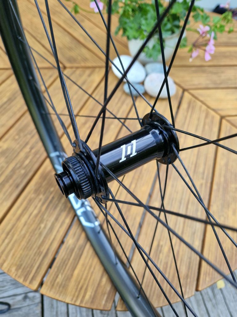 Brugt Enve AM30 Carbon Front Wheel bike — billede 4 af 6