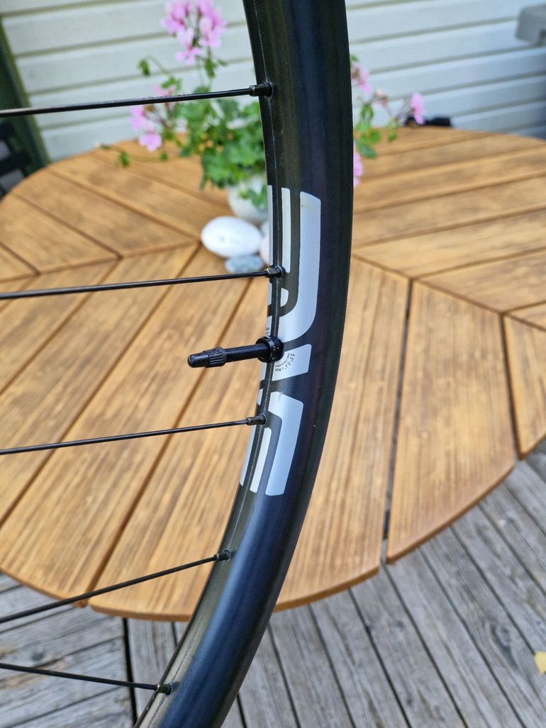 Brugt Enve AM30 Carbon Front Wheel bike — billede 2 af 6