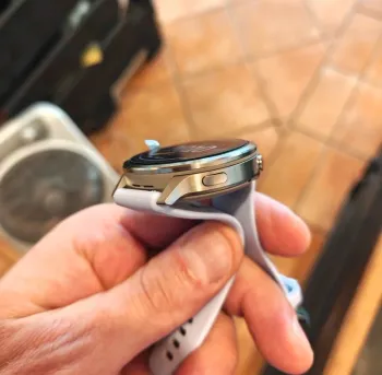 Used Garmin Venu 4 bike — image 2 of 5