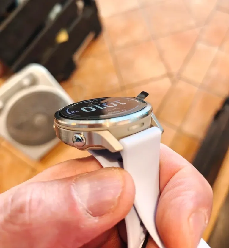 Used Garmin Venu 4 bike — image 3 of 5