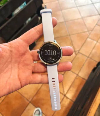 Used Garmin Venu 4 Electronics