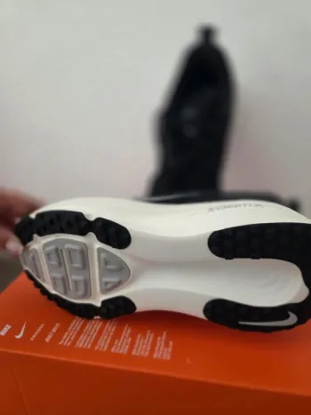 Nike Vomero 18 bike d'occasion — image 7 sur 9