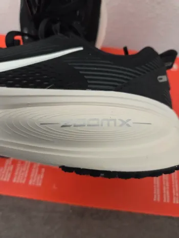 Nike Vomero 18 bike d'occasion — image 5 sur 9