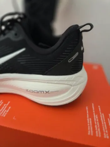 Nike Vomero 18 bike d'occasion — image 4 sur 9