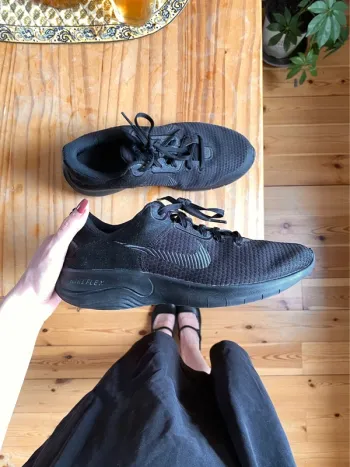 Used Nike Flex Experience Running Shoes