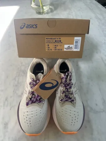 Asics Novablast 4 TR bike d'occasion — image 6 sur 6