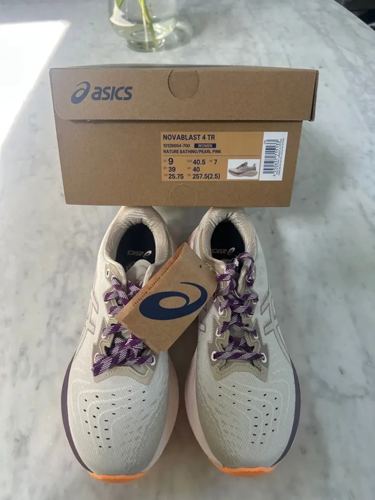 Asics Novablast 4 TR bike d'occasion — image 6 sur 6