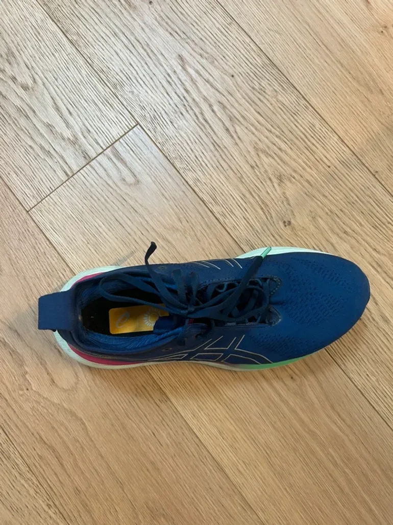 Used Asics Gel Nimbus 25 bike — image 2 of 5