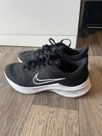 Nike Sportschuhe mit dicker Sohle Running Shoes usato