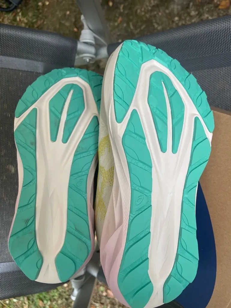 Used Asics Novablast 5 bike — image 6 of 7