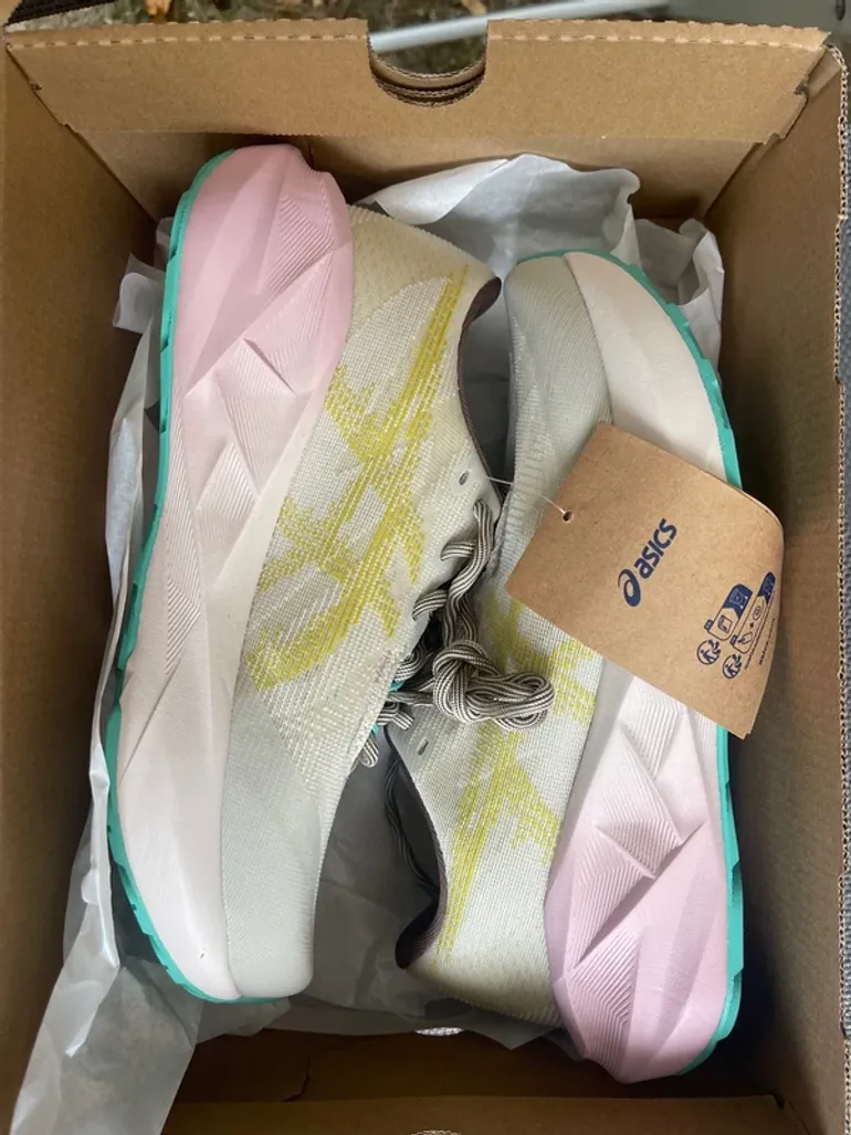 Used Asics Novablast 5 bike — image 7 of 7