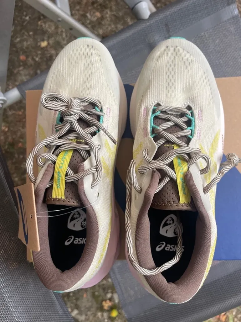 Used Asics Novablast 5 bike — image 3 of 7