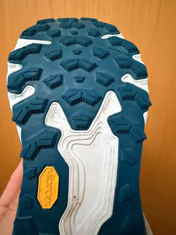 New Balance Hierro v9 bike usato — immagine 5 di 6