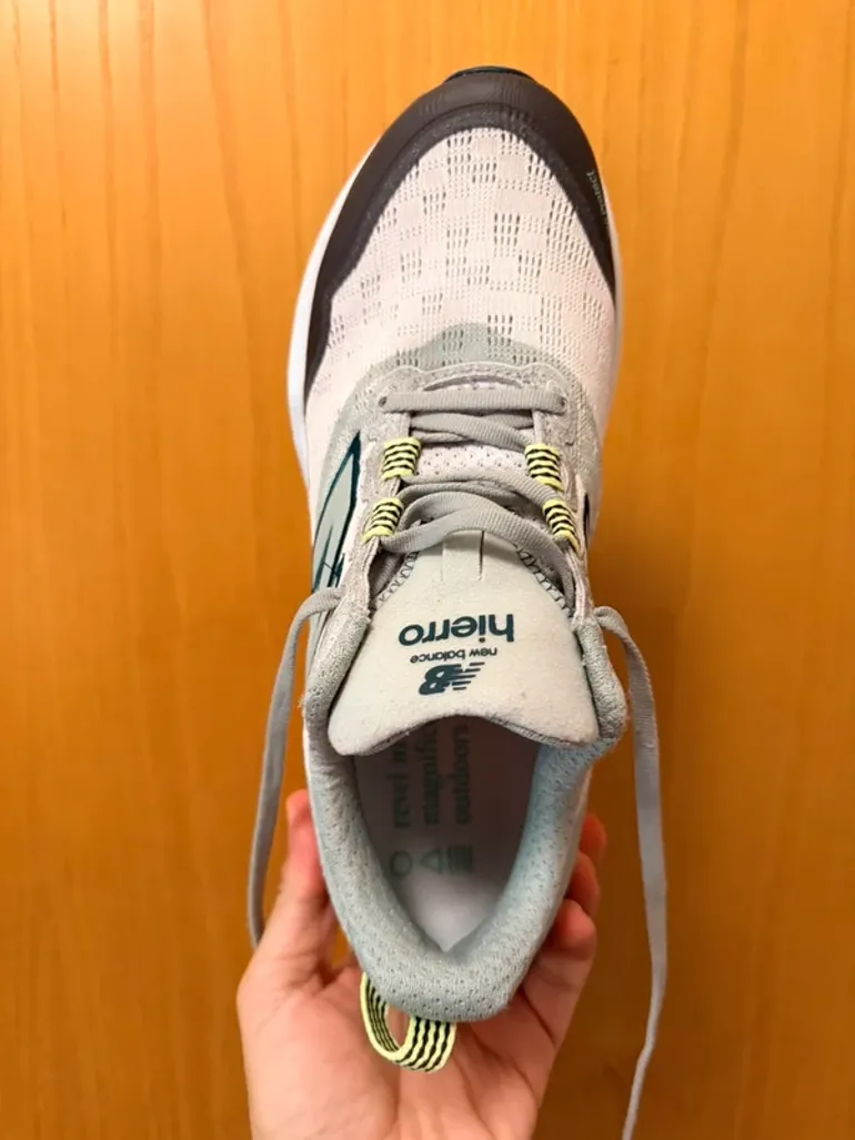 New Balance Hierro v9 bike usato — immagine 3 di 6