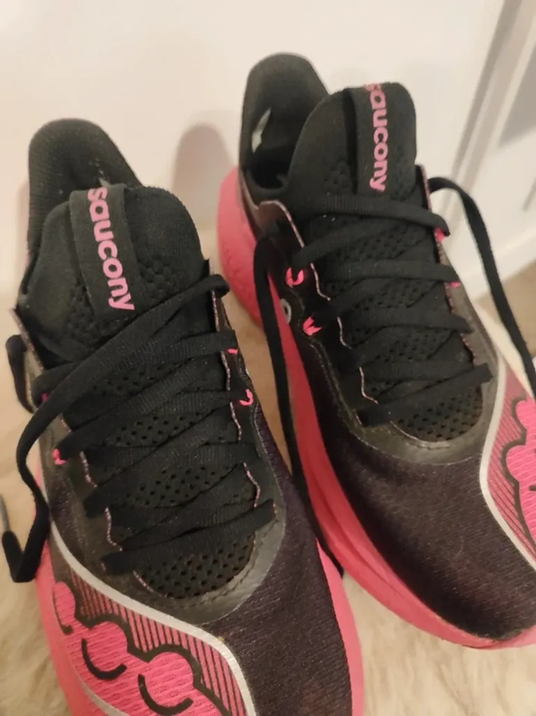 Used Saucony Running Shoes bike — image 13 of 15